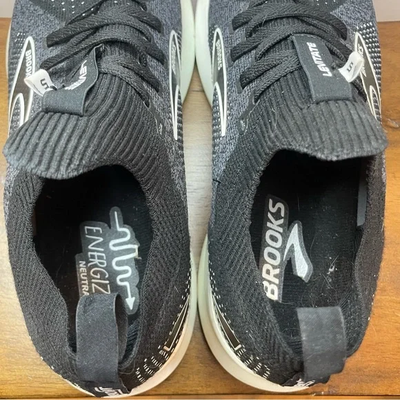 Brooks | Levitate 5 Running Shoes - Black ; Womens 10 - Picture 6 of 8